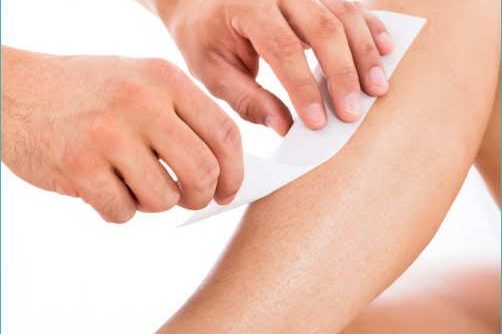 ceretta-gambe-uomo-500