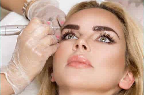 Tatuaggio alle Sopracciglia