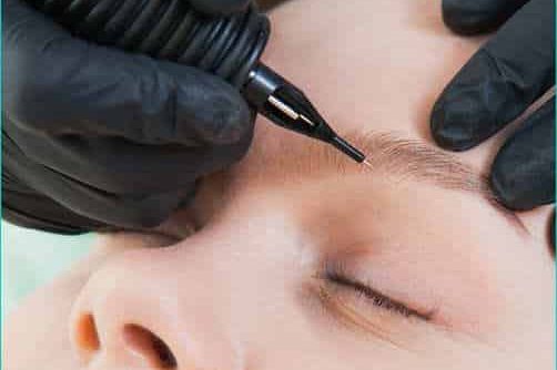 Trucco permanente sopracciglia pelo per pelo